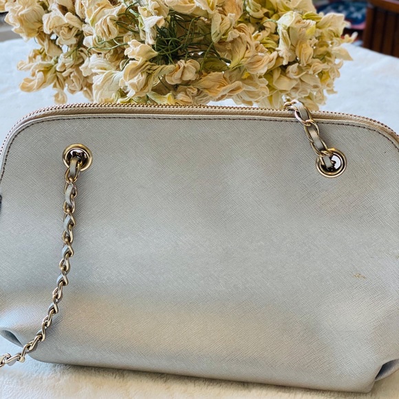 DKNY Silver Shoulderbag - Picture 2 of 3